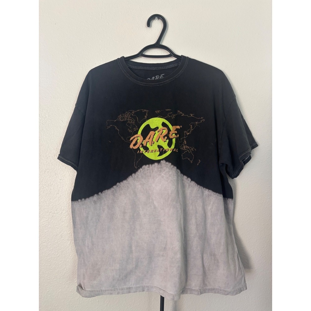 DARE International Graphic T-Shirt Mens Large‎ Black Grey Dip Dye Bleach Wash L